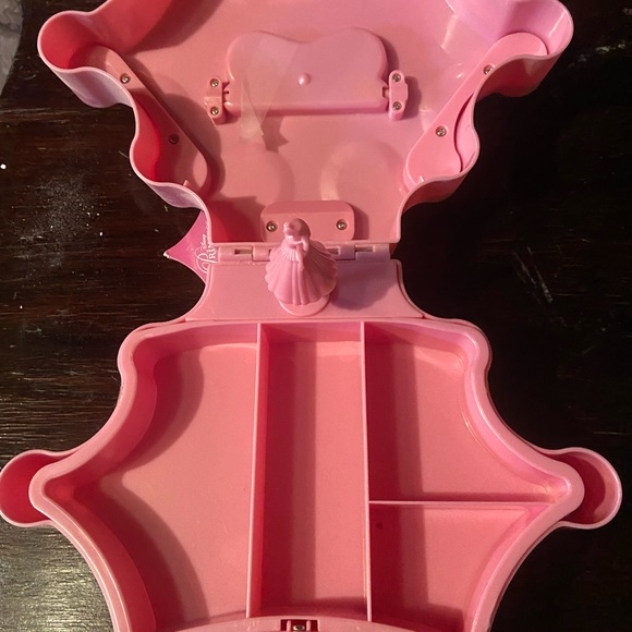 Vintage Disney Princess Glamour Case - Picture 2 of 2